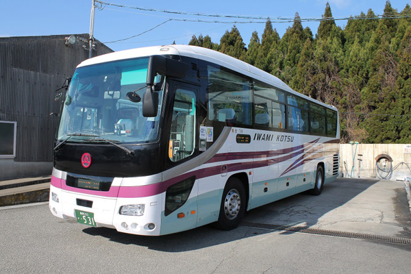 iwami kotsu bus