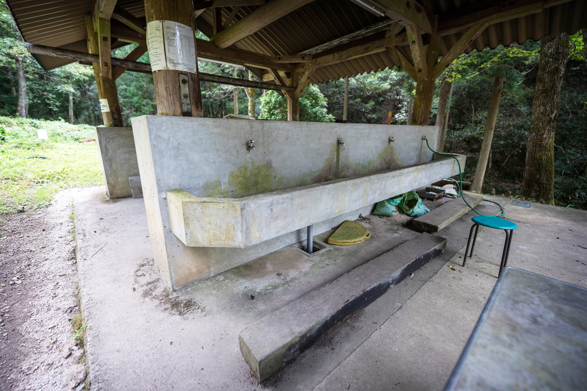 写真:深篠川キャンプ場炊事場