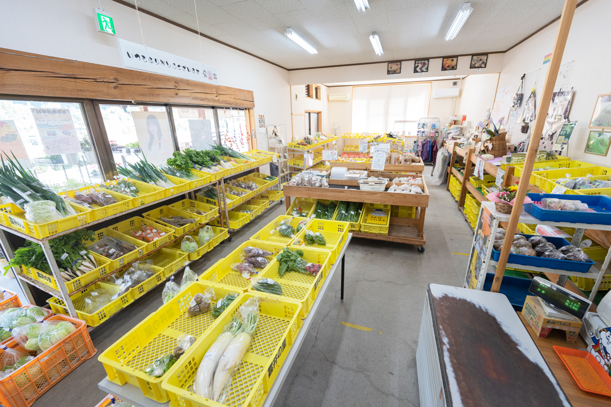 写真:ふれあい市場　雲井の里内観