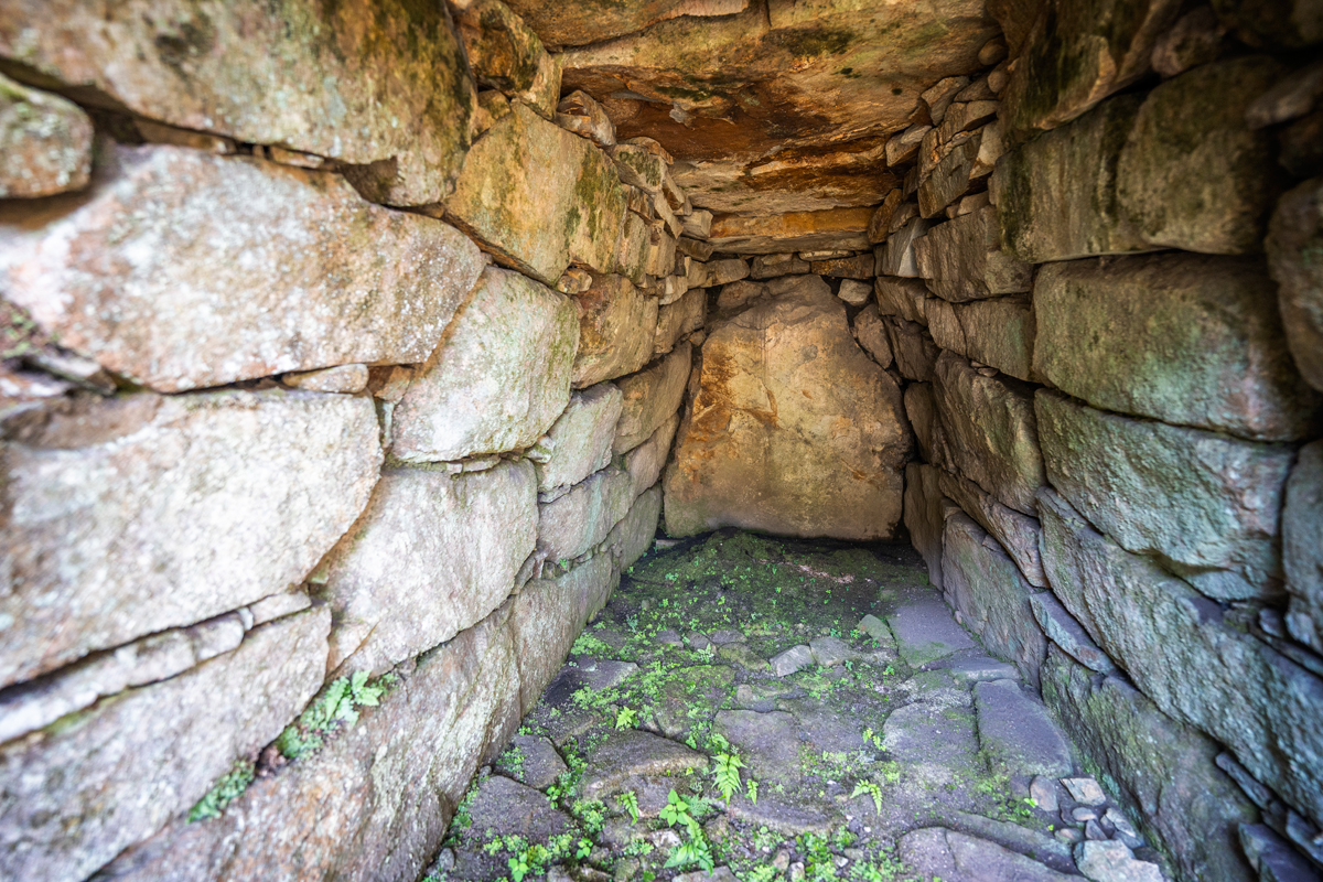 写真:野伏原古墳内部