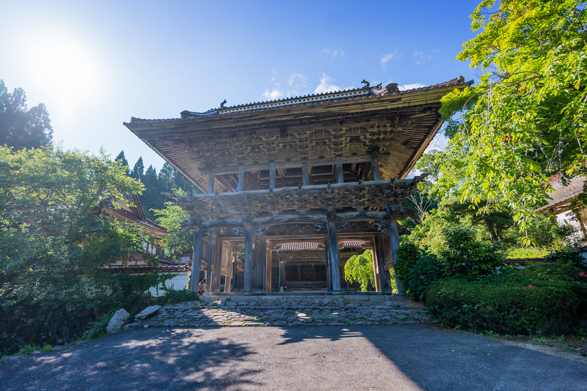 写真:西蓮寺の山門