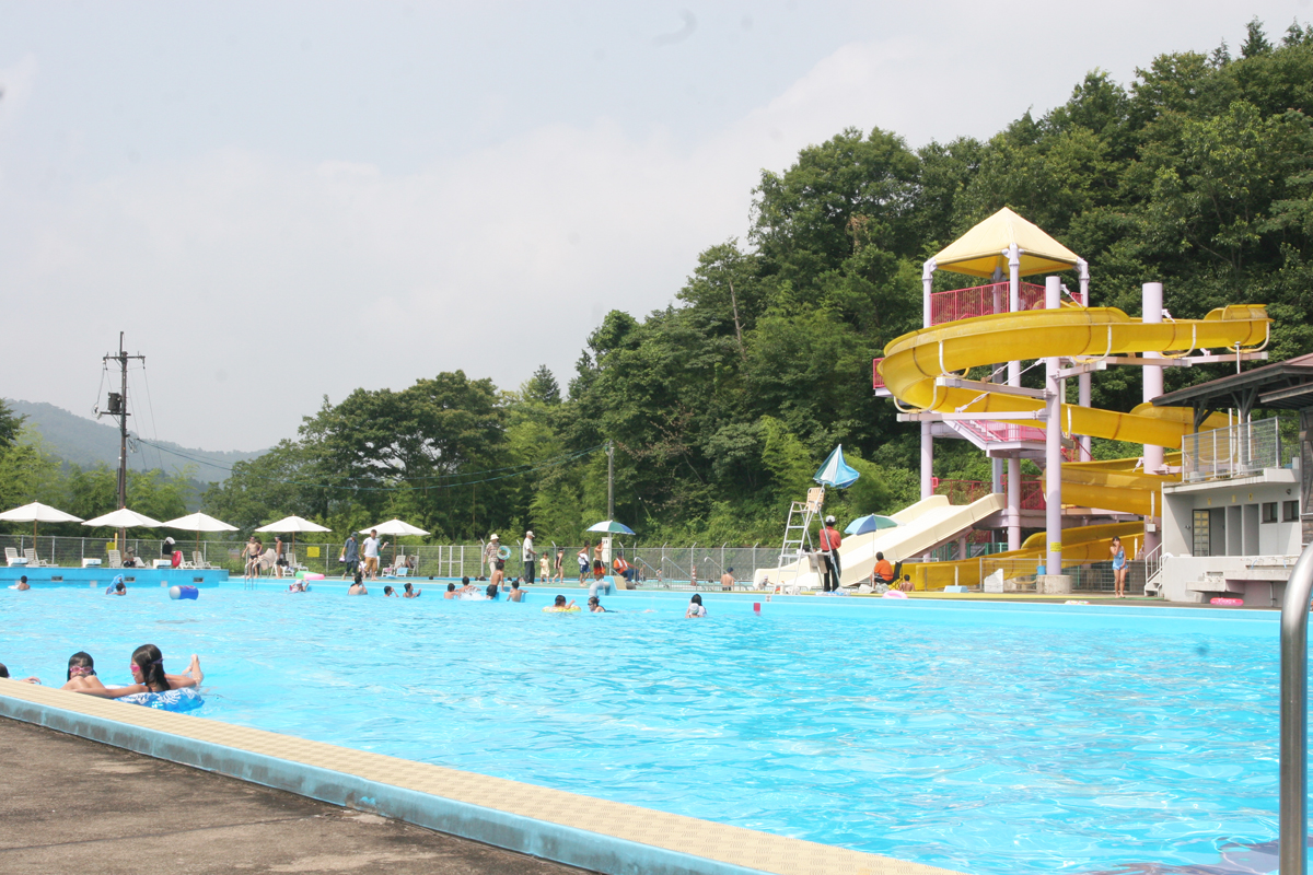 写真:邑南町青少年旅行村プール