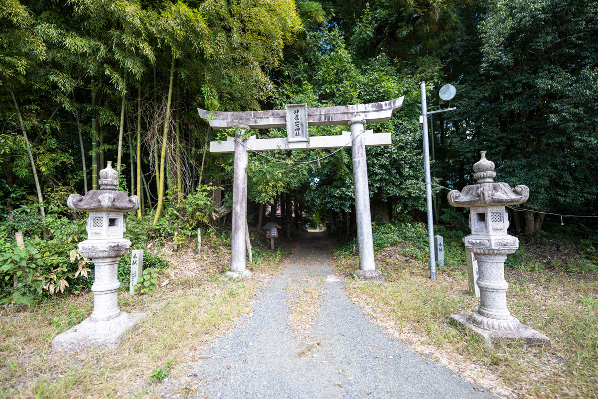 写真:七神社鳥居