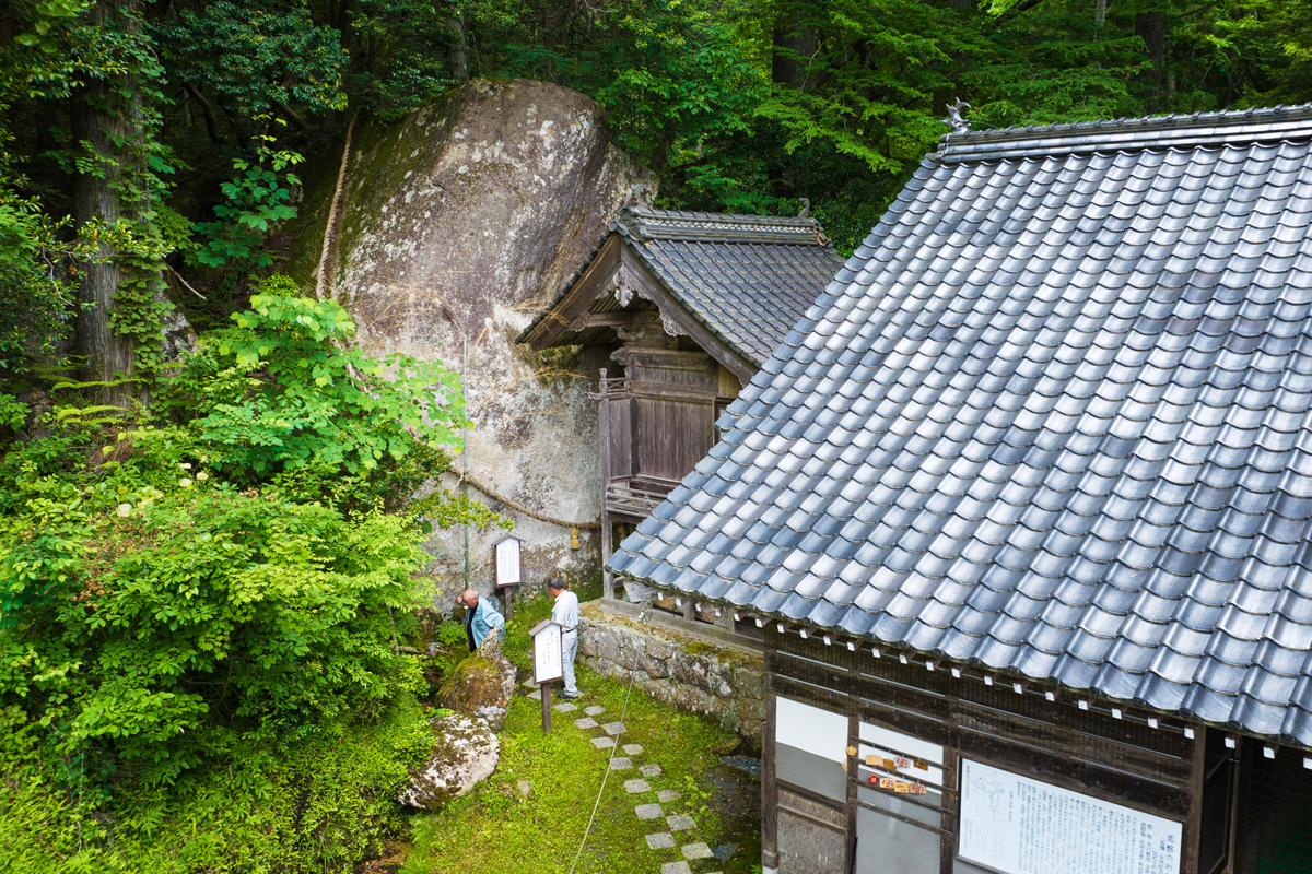 写真:志都の岩屋の巨石