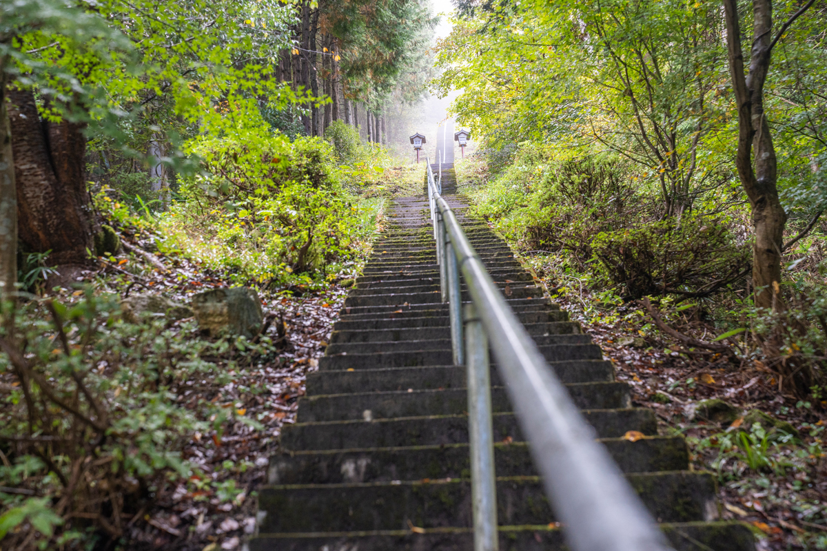 写真:龍岩神社の参道