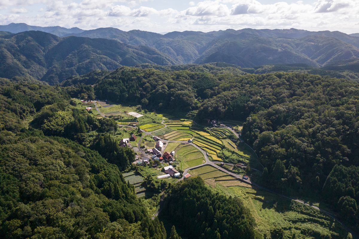 写真:上田・平佐の棚田遠景